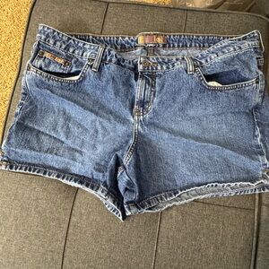 Women’s l.e.i jean shorts, size 18
